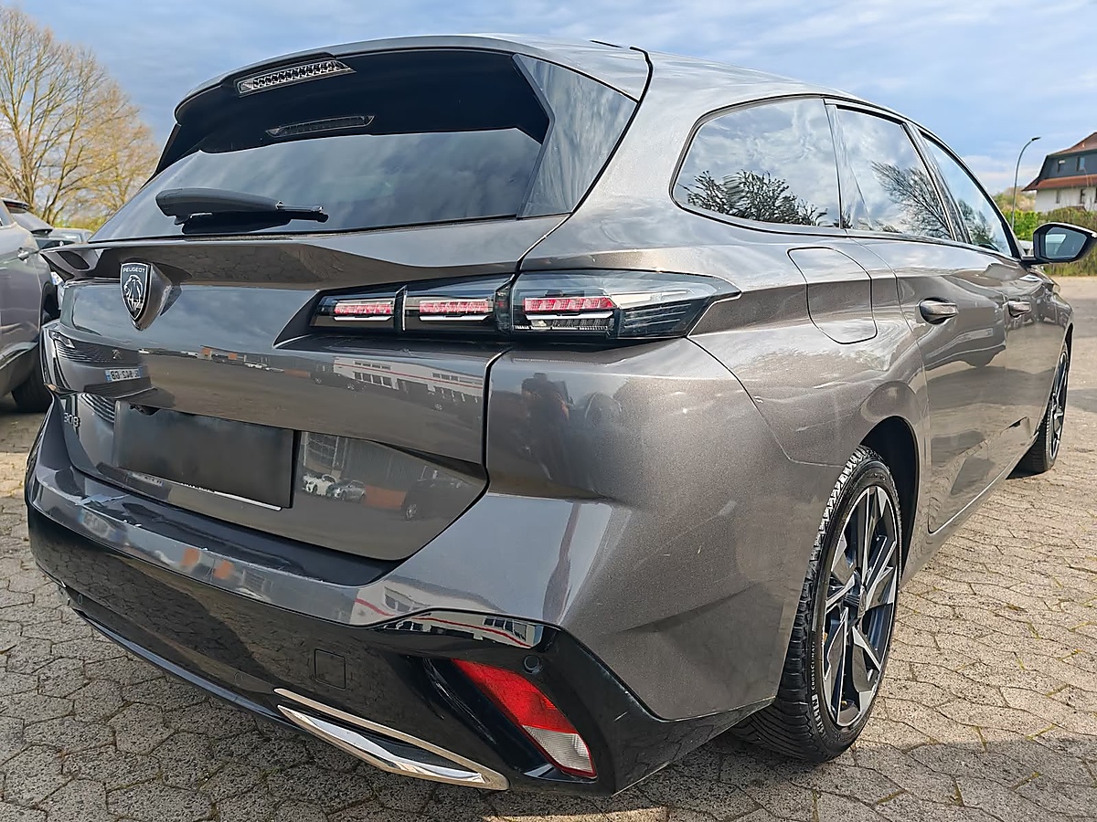 Peugeot 308 View 3