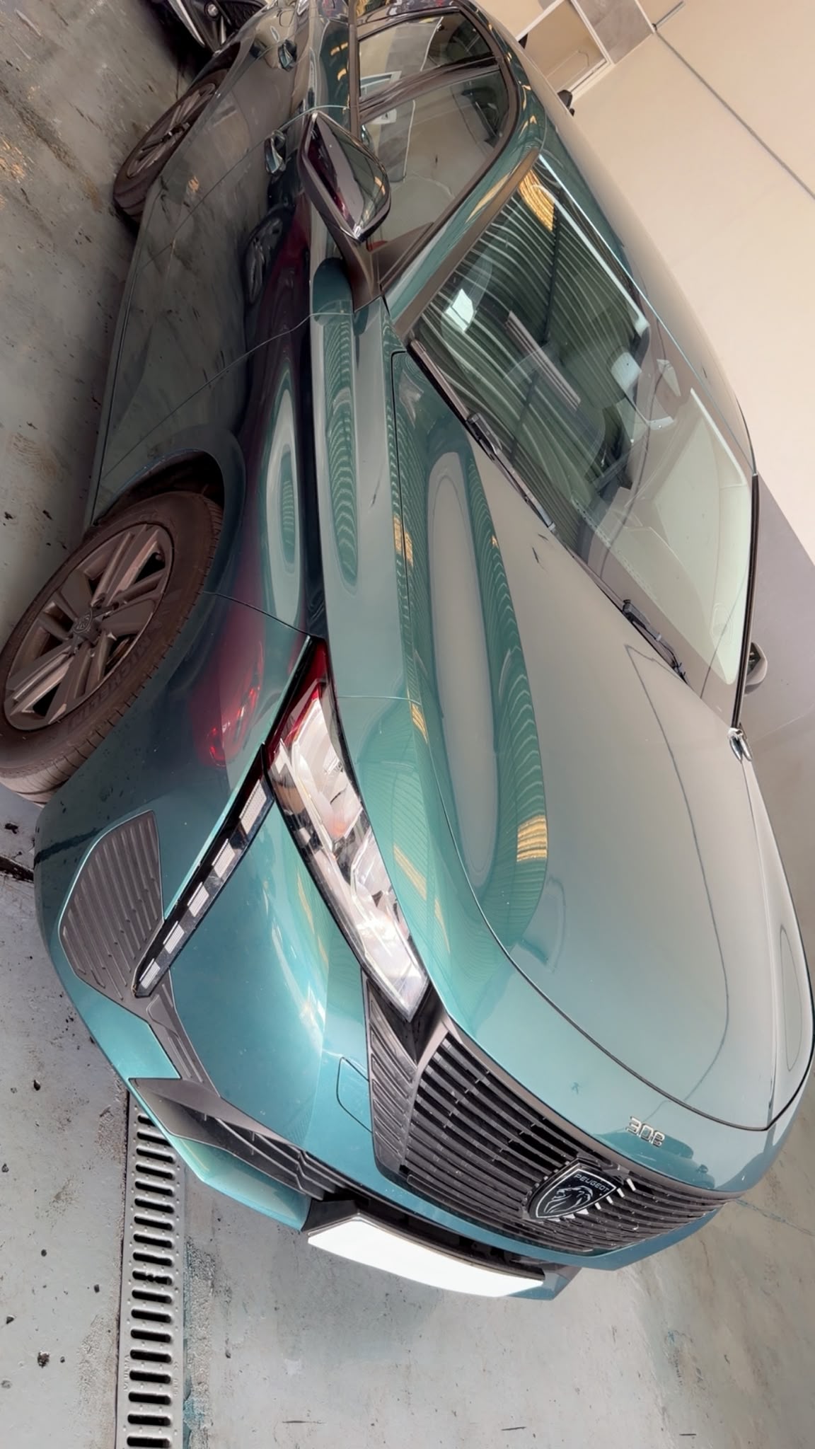 Peugeot 308 GT View 2