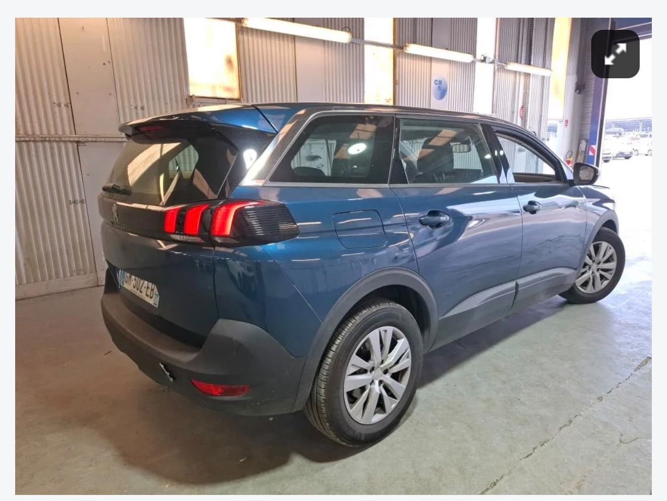 Peugeot 5008 Auto Front View