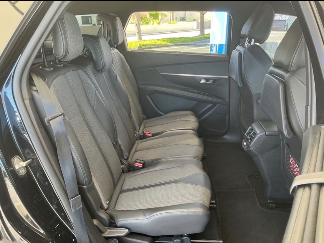 Peugeot 5008 Allure Interior Cabin