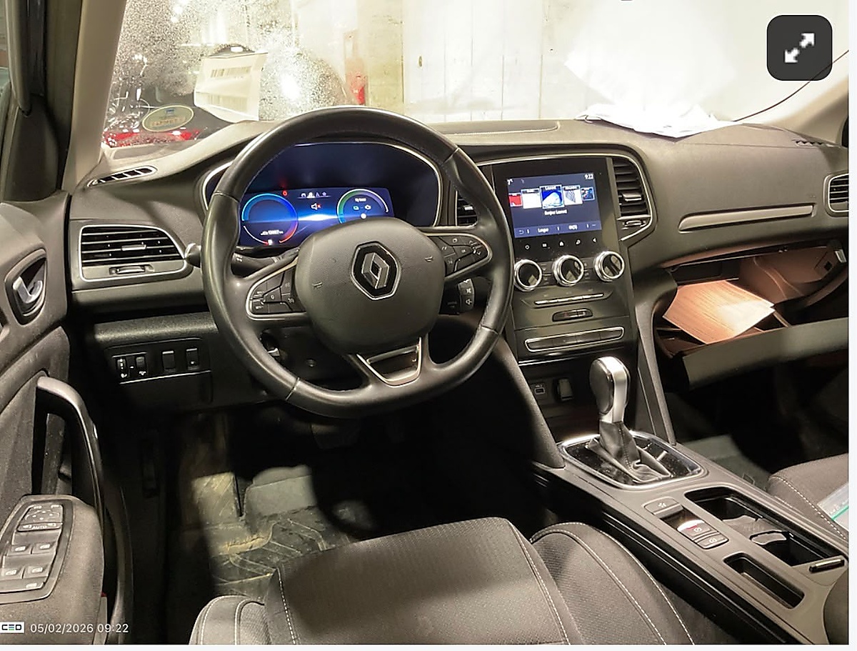 Renault Megane (2022) View 4
