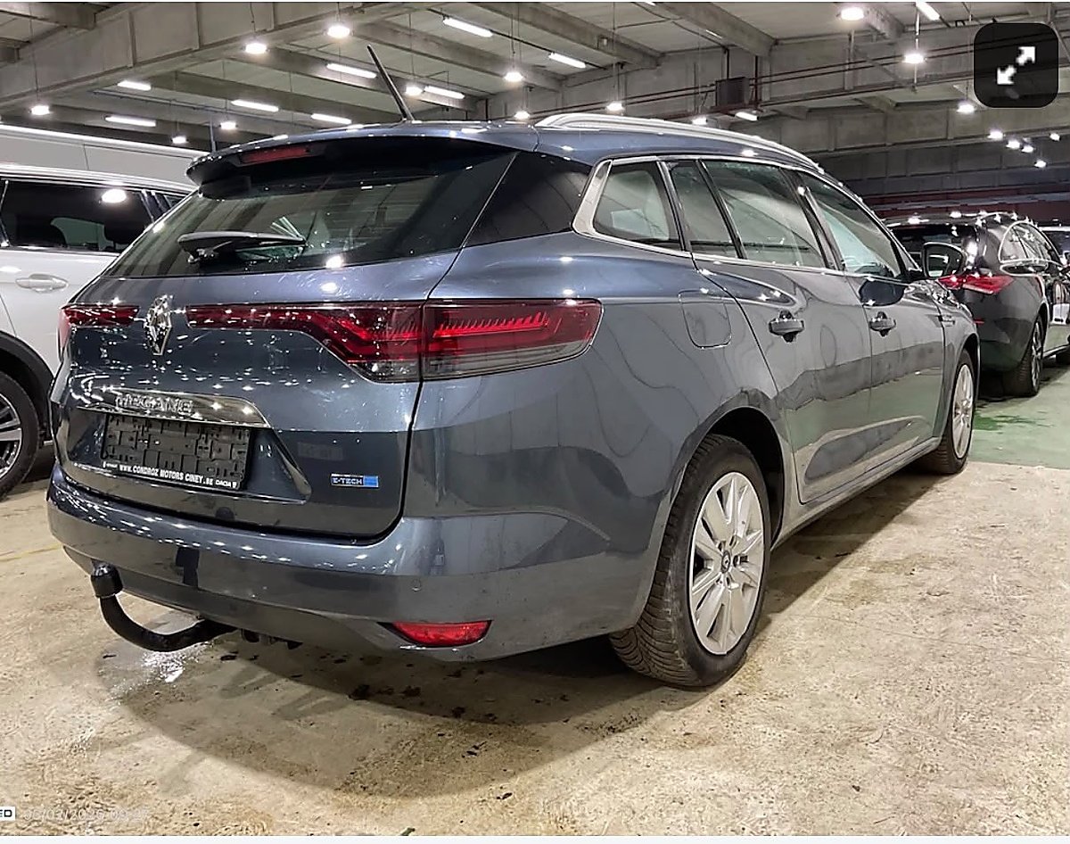 Renault Megane (2022) View 6
